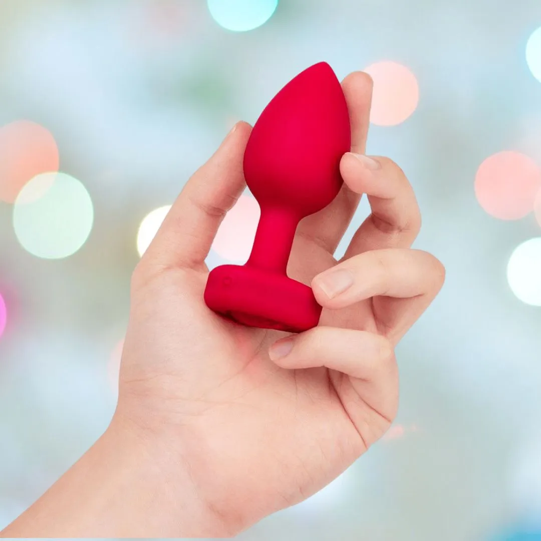 B-Vibe Vibrating Heart Plug Medium/Large - Scarlet Ruby